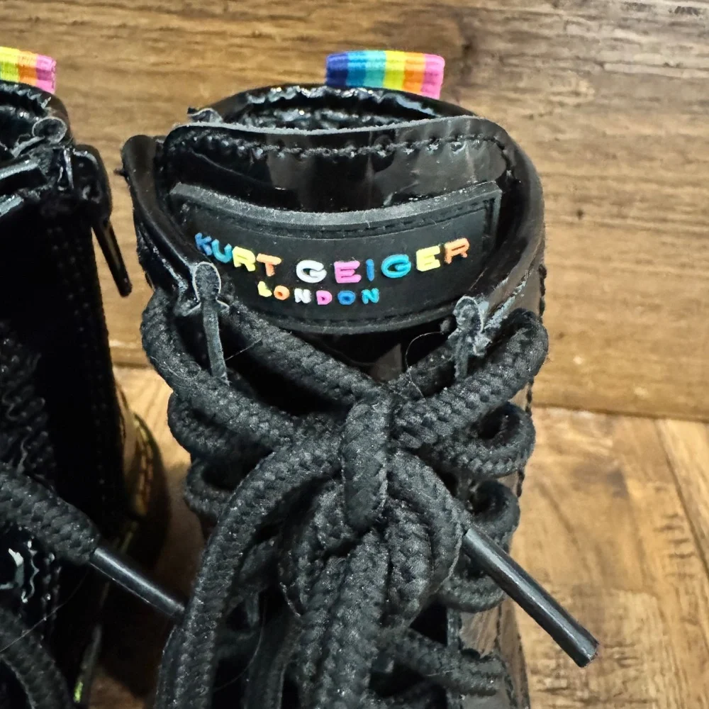 New Kurt‎ Geiger London Mini Birdie Black Patent Combat Boots Rainbow Size 5